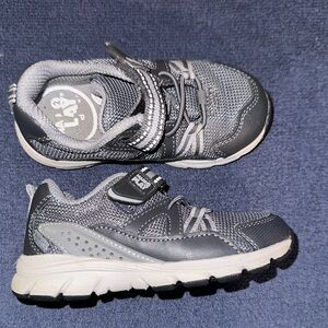 Stride Rite Size 8 Boys Shoes